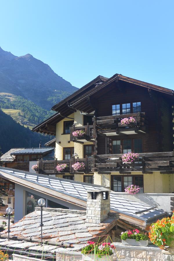 Hotel Bärgsunnu Saas-Grund Exteriör bild